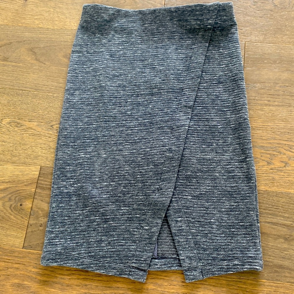 LOFT Chic Pencil Skirt